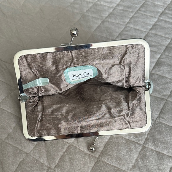 Elegant Floral Clutch - Brown and Blue - Picture 3 of 4